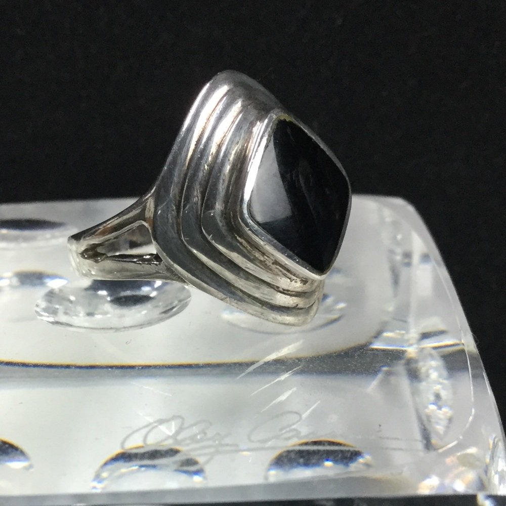 Sterling silver diamond shape ring 925